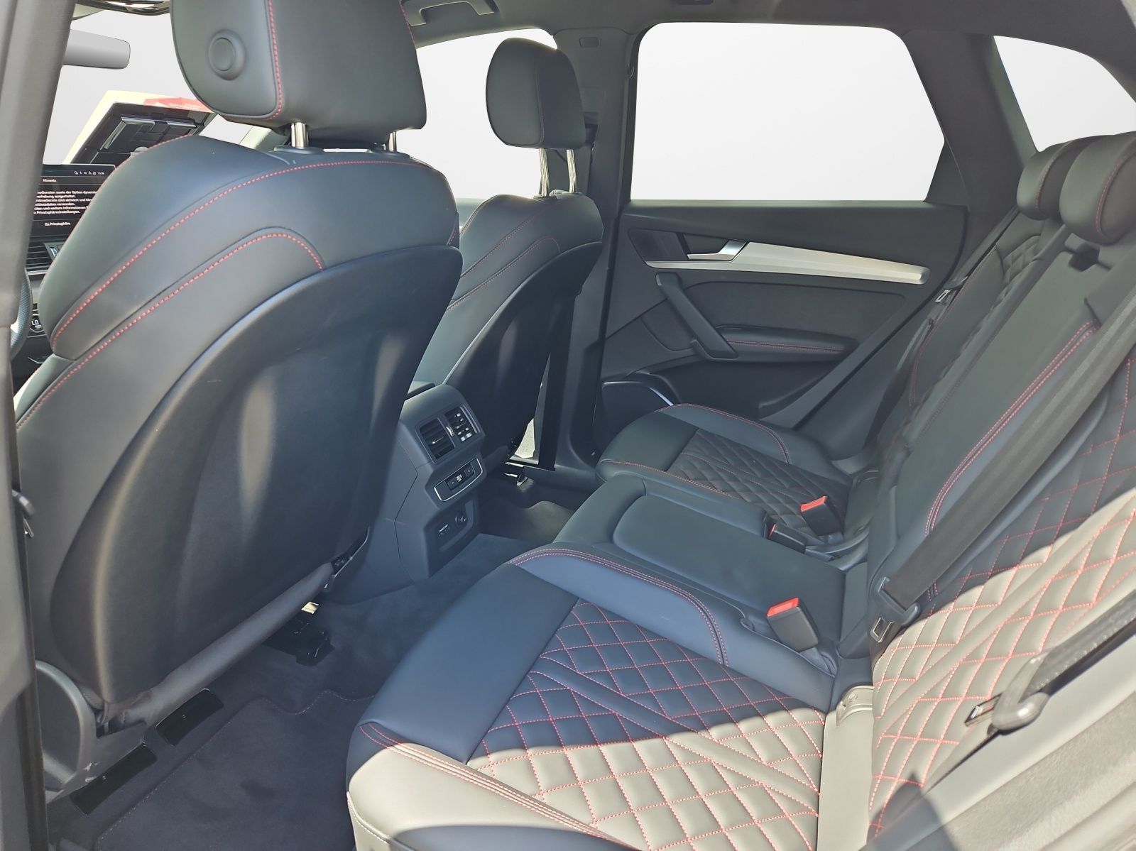 Audi Q5 35 TDI S tronic S line - Samsaru's Car Outlet