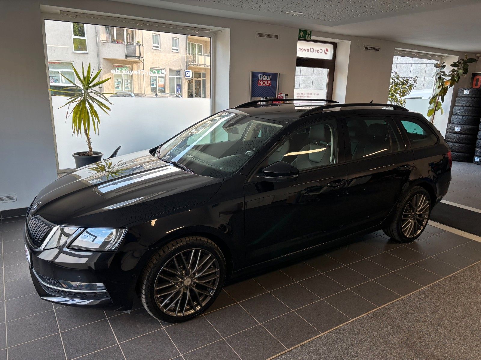 Skoda Octavia Combi Style 4x4 - Samsaru's Car Outlet