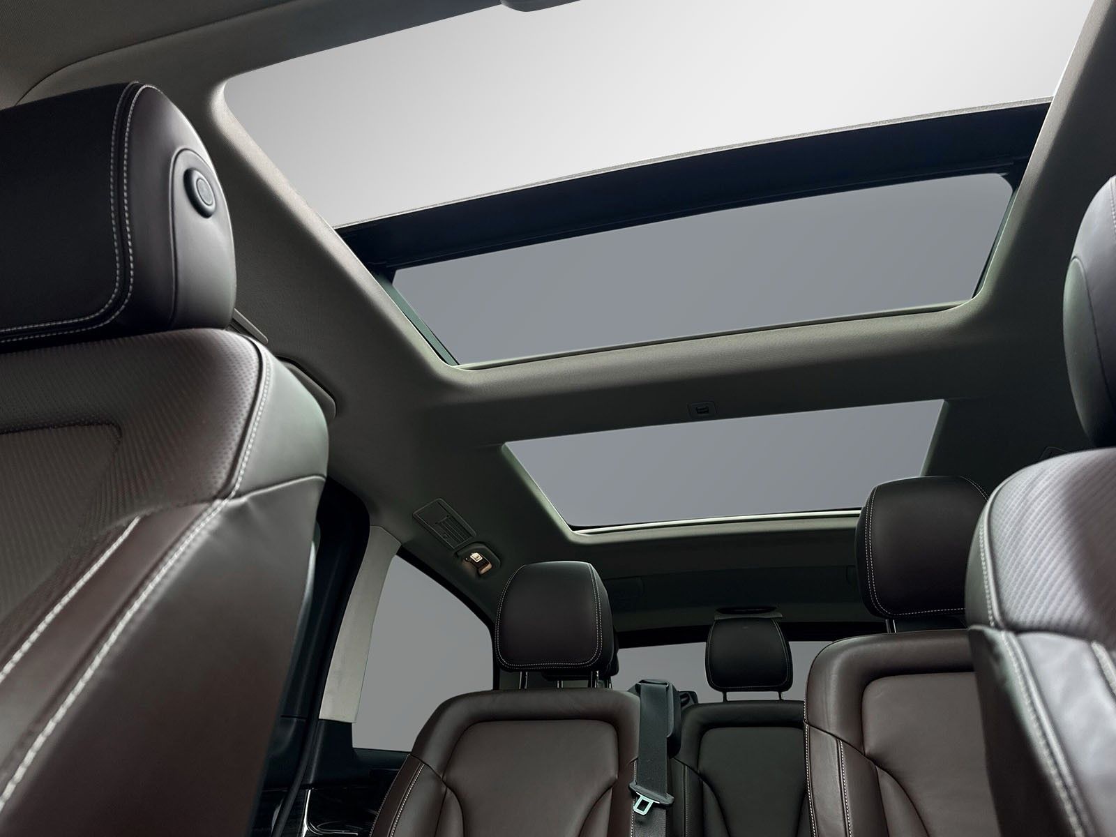 Mercedes-Benz V 250 AMG-Line - Samsaru's Car Outlet