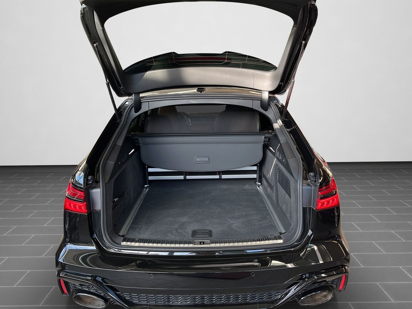 Audi RS 6 Avant RS 6 441(600) kW(PS)