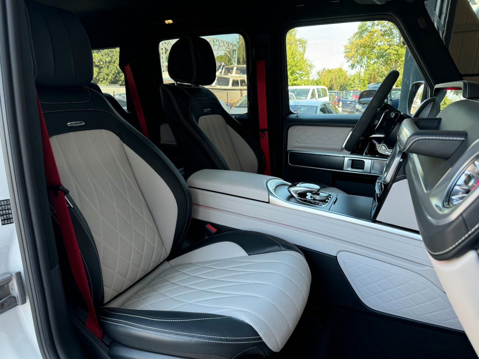 Mercedes-Benz G 63 AMG 4x4² - Samsaru's Car Outlet