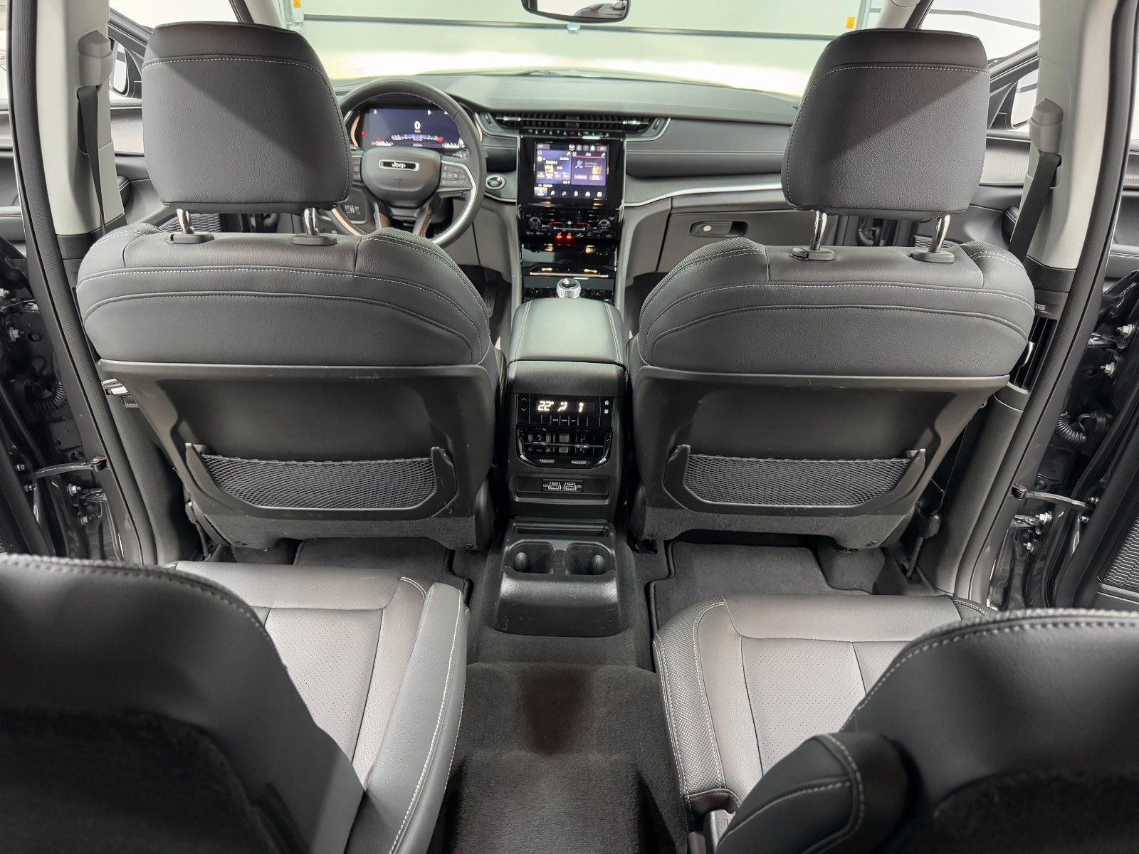 Jeep Grand Cherokee L Laredo 4x4/Unfallfrei!/Akh-3,1T