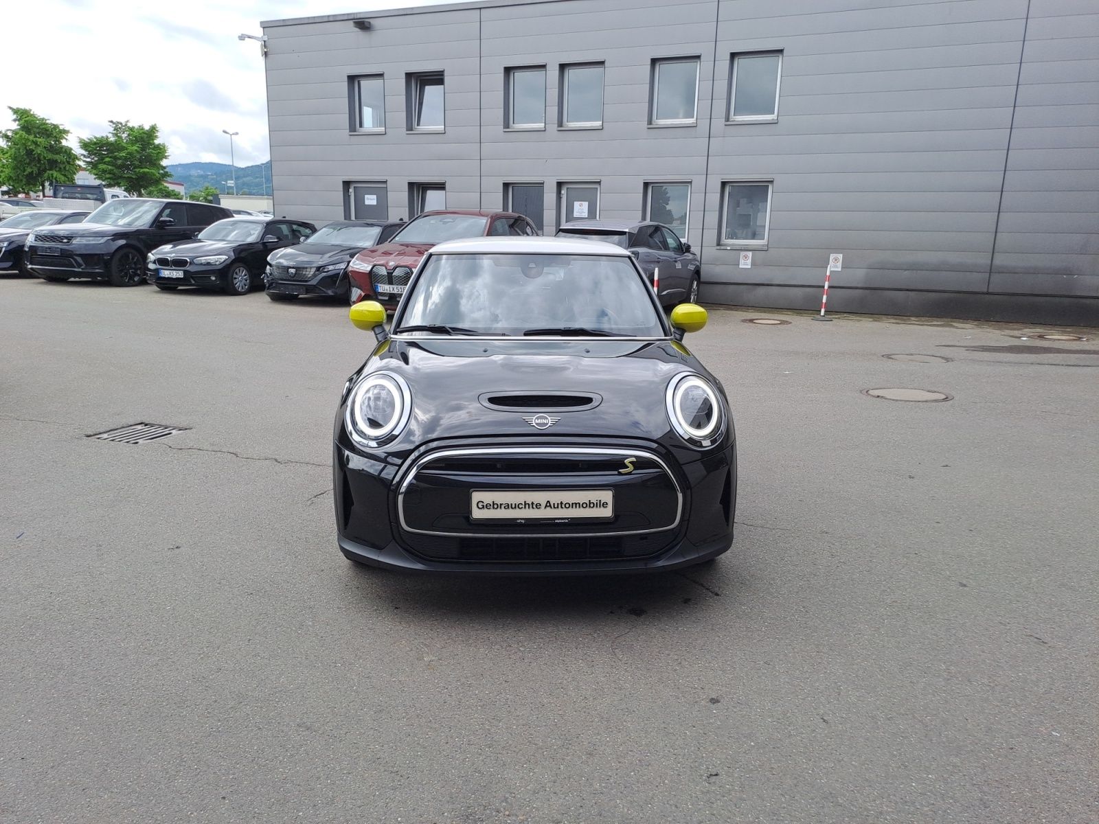 MINI Cooper SE - Samsaru's Car Outlet