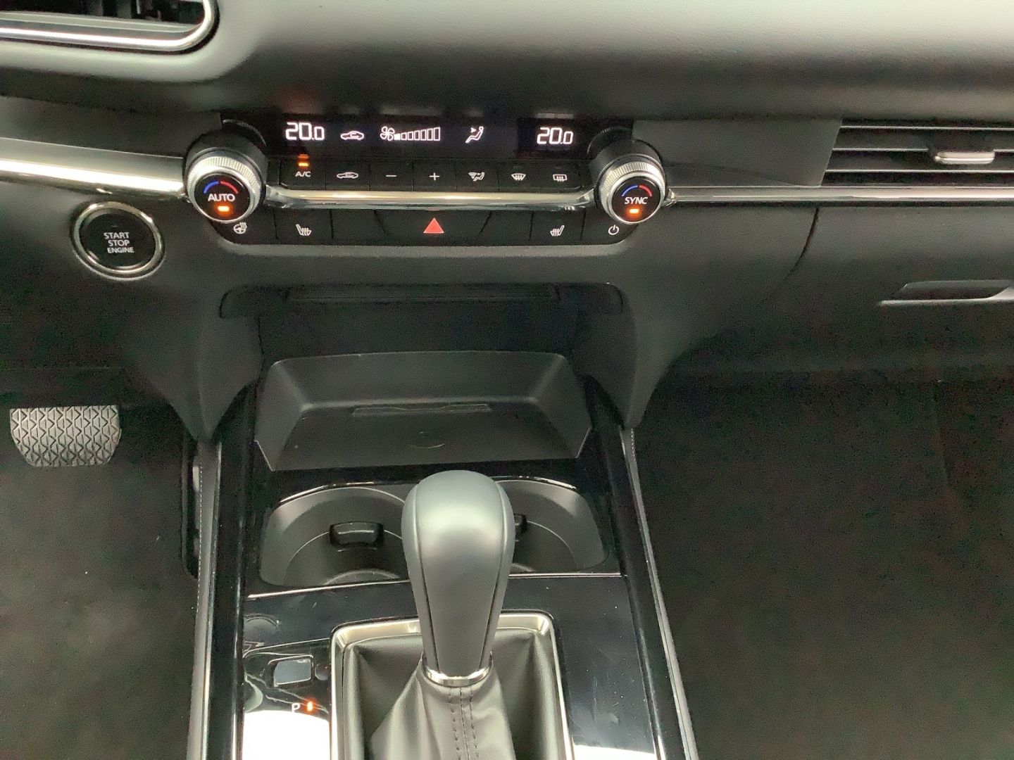 Mazda CX-30 SKYA-G CENTER-LINE+DESIGN-P+GJ-RÄDER !!