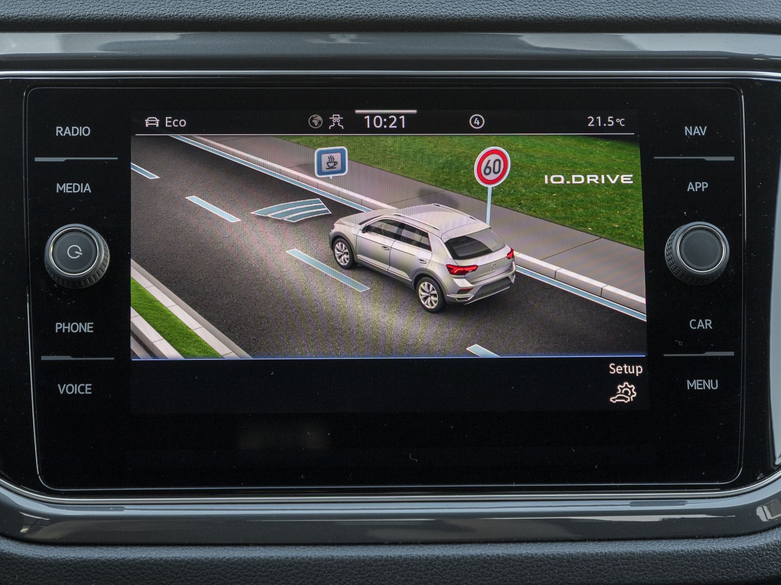 Volkswagen T-Roc 2.0 TSI DSG 4M R-LINE - Samsaru's Car Outlet