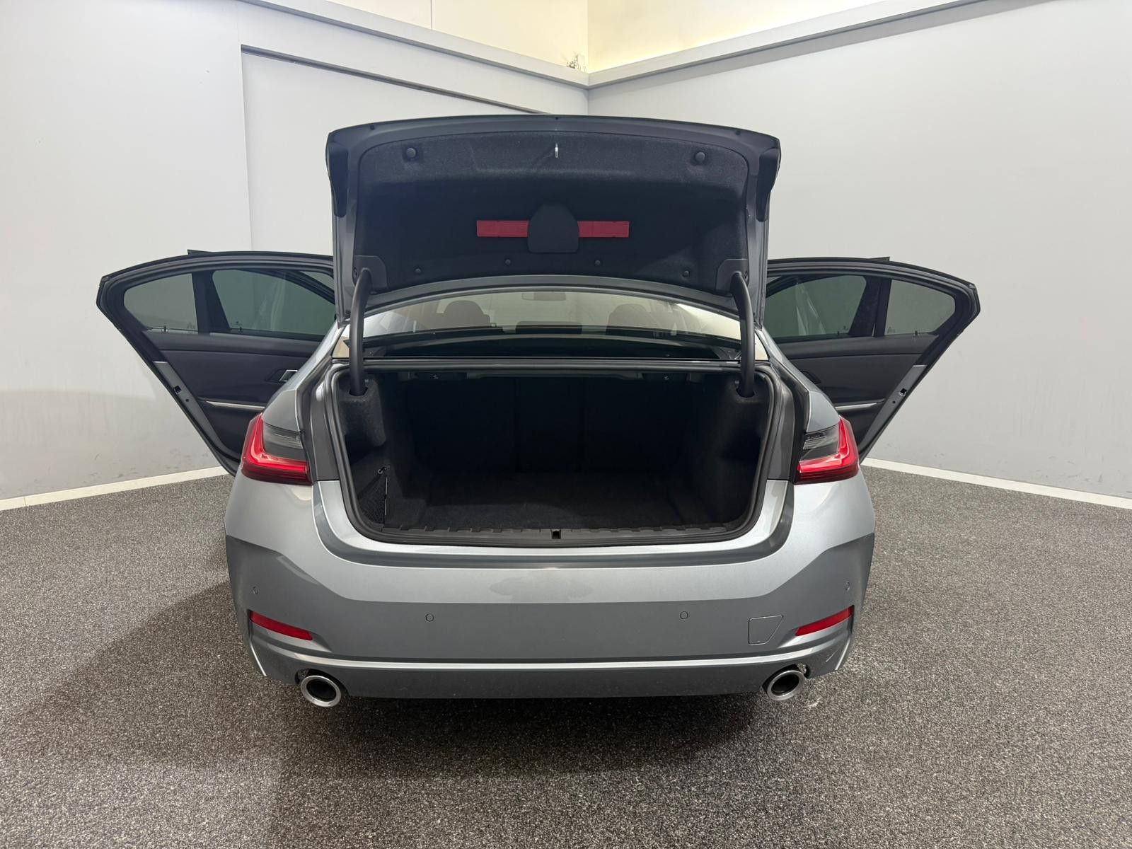 BMW 320d Limo xDrive Shadow-Line AHK*LED*WIDE*U-FREI