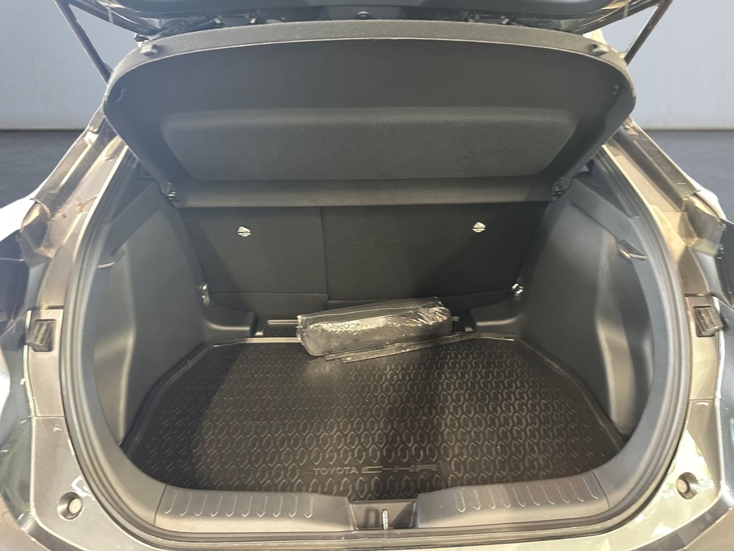 Toyota C-HR 1.8 Hybrid Team D *LED*ACC*CAM*Navi*SHZ*PDC