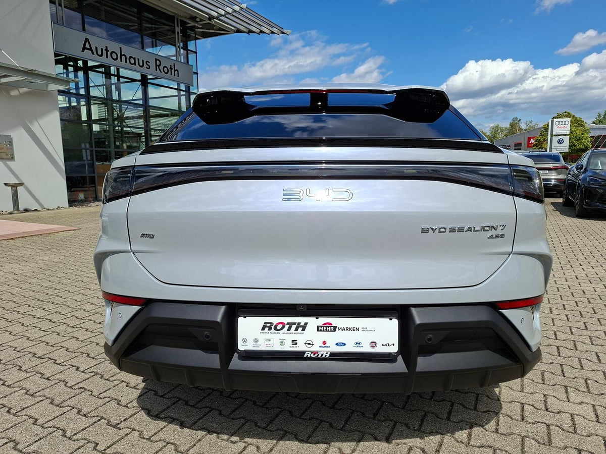 BYD Sealion 7