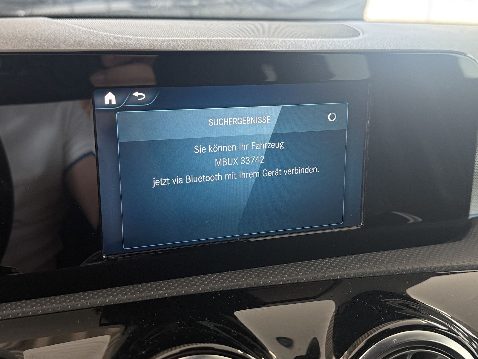 Mercedes-Benz A 250 e AMG-LINE - Samsaru's Car Outlet