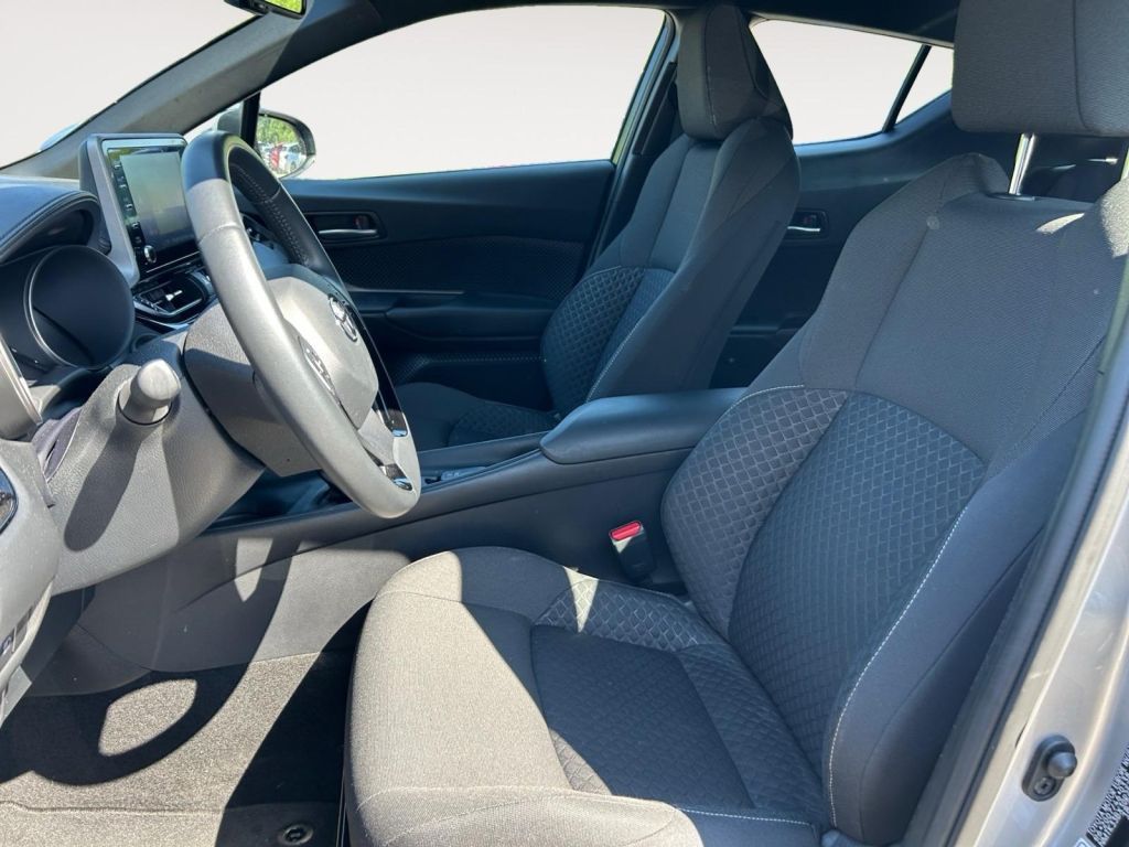 Toyota C-HR Hybrid Business-Edition - Samsaru's Car Outlet