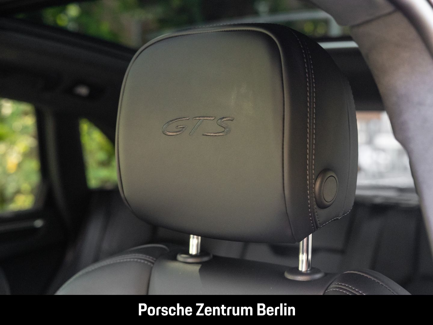 Porsche Macan GTS Karminrot Sportabgasanlage Panorama