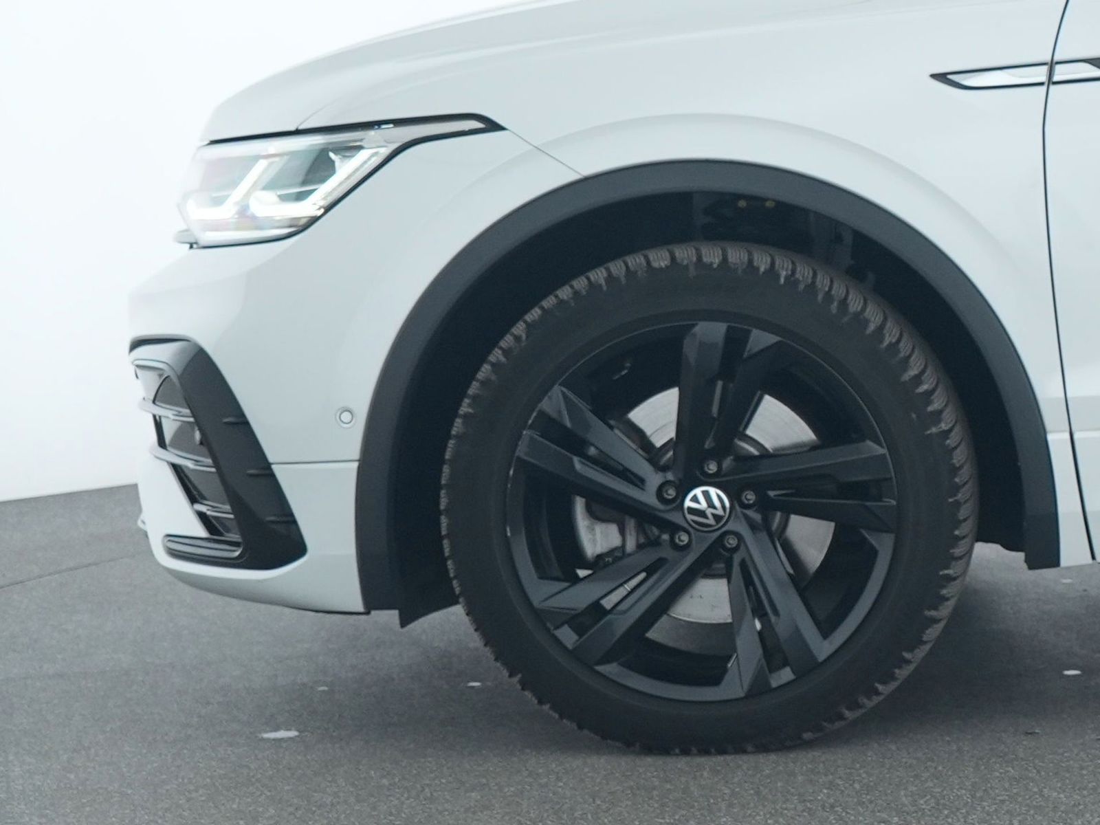 Volkswagen Tiguan R-Line 4Motion Kamera|Navi|AHK|CarPlay|AC