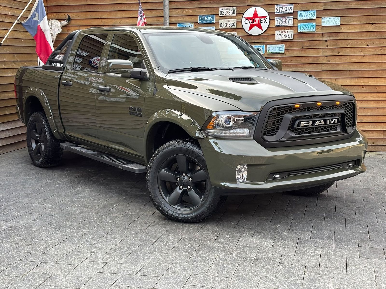 Dodge RAM 1500 5,7L Warlock 4x4 LEDER AHK LED