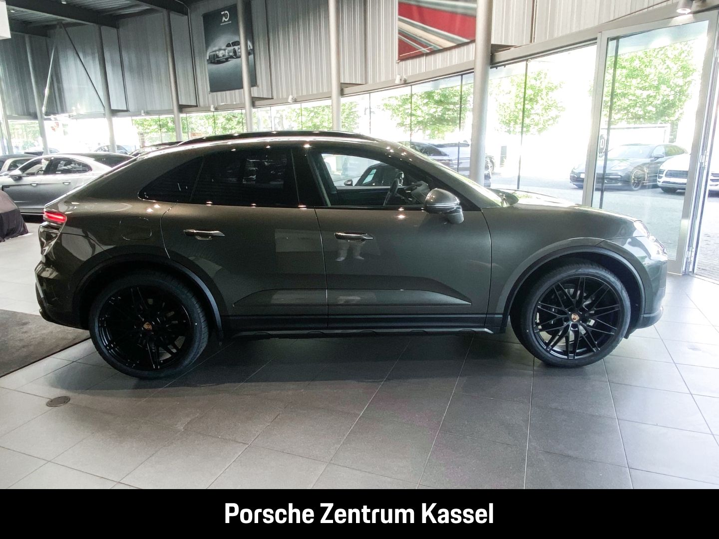 Porsche Macan Electric 4 Matrix LED