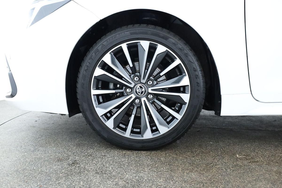 Toyota Corolla Touring Sports 1.8 CVT Team D Navi Kam