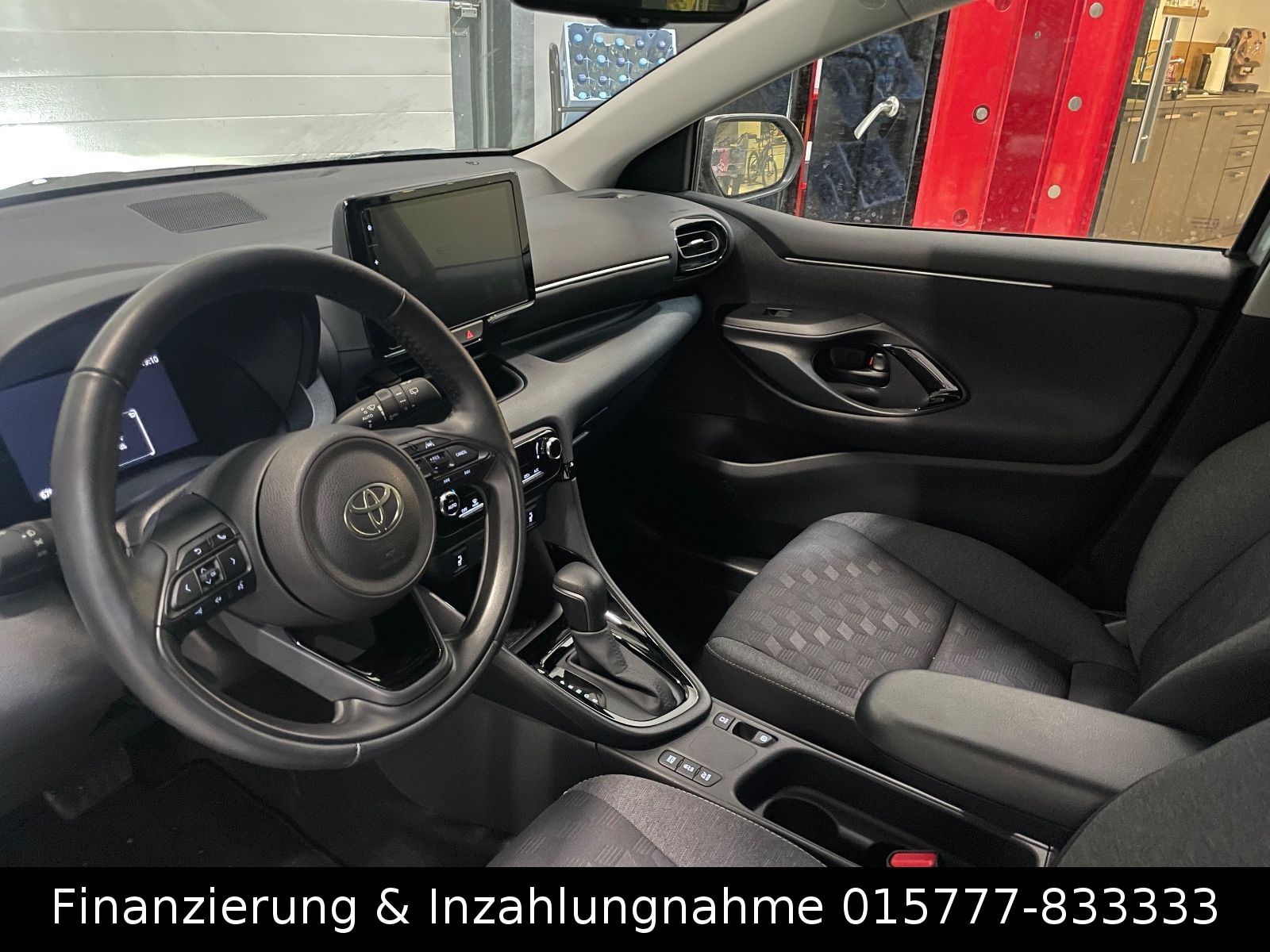 Toyota Yaris Hybrid Style LED Navi Apple ACC Kamera