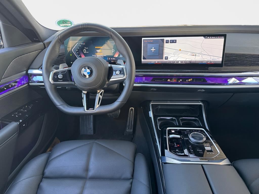 BMW 740d xDrive M Sport Inno+Sky Lounge+Standhg+B&W
