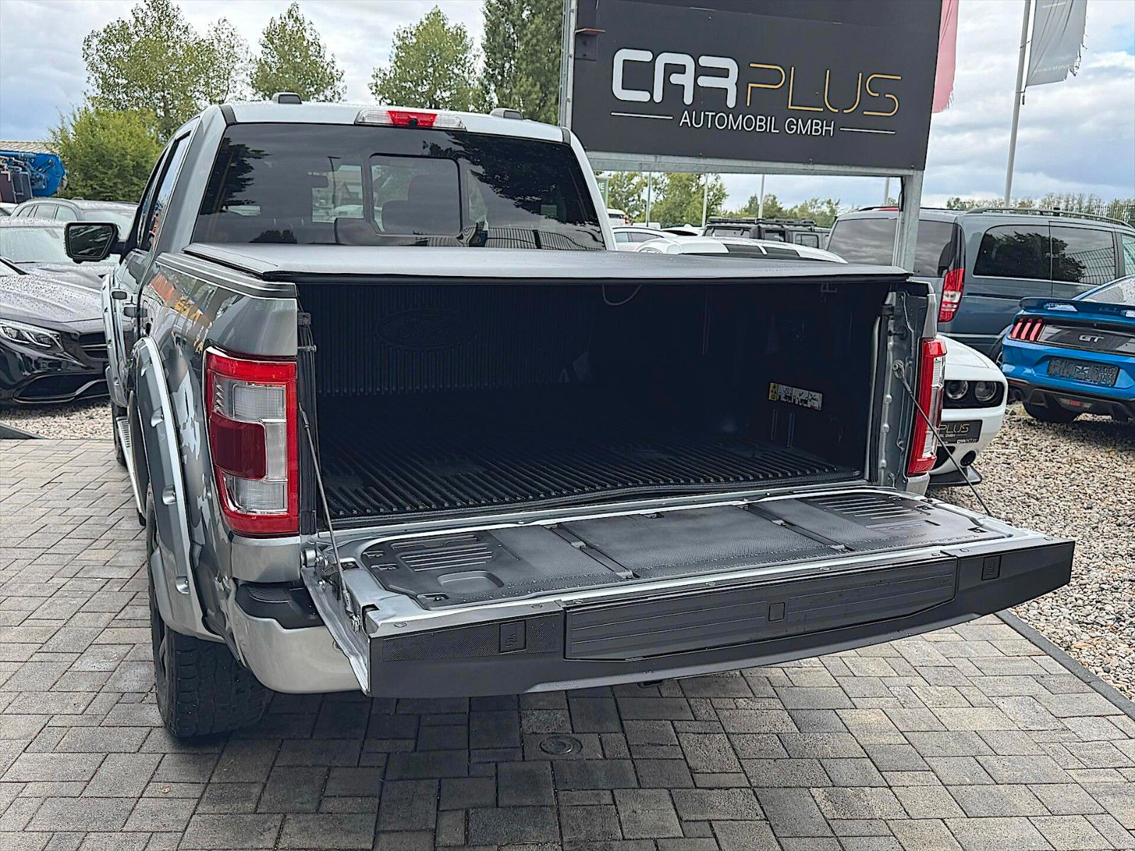 Ford F150 3.5 V6 LARIAT RAPTOR SuperCrew 4x4 - Samsaru's Car Outlet