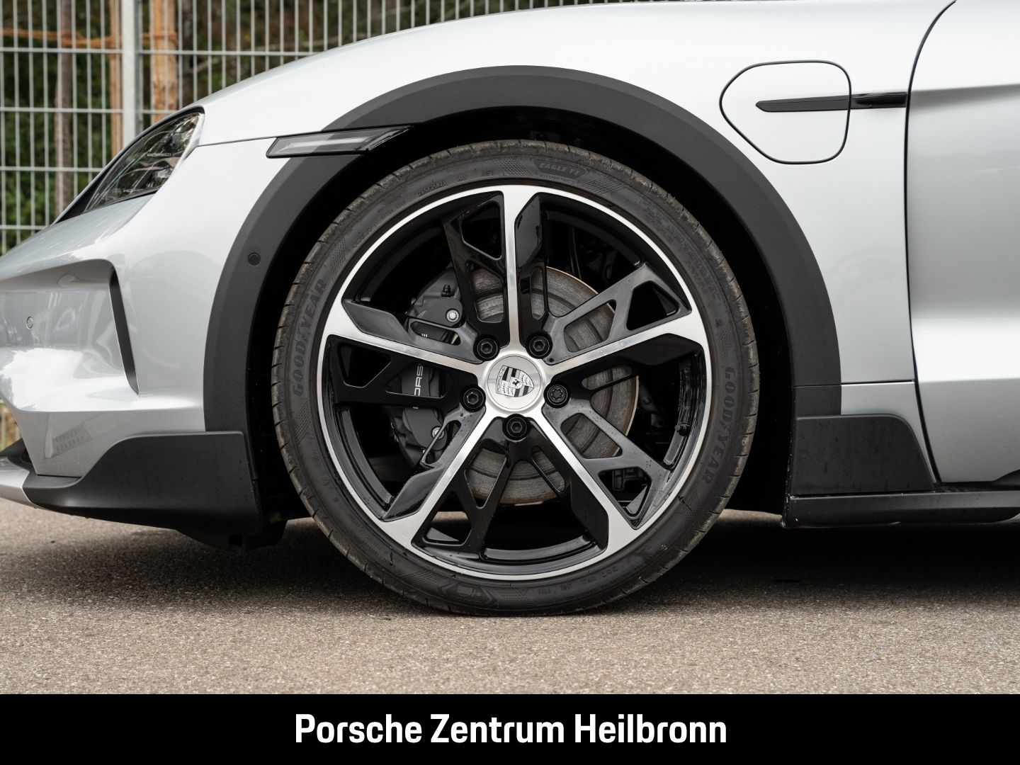 Porsche Taycan 4 Cross Turismo BOSE Surround-View 21-Zol