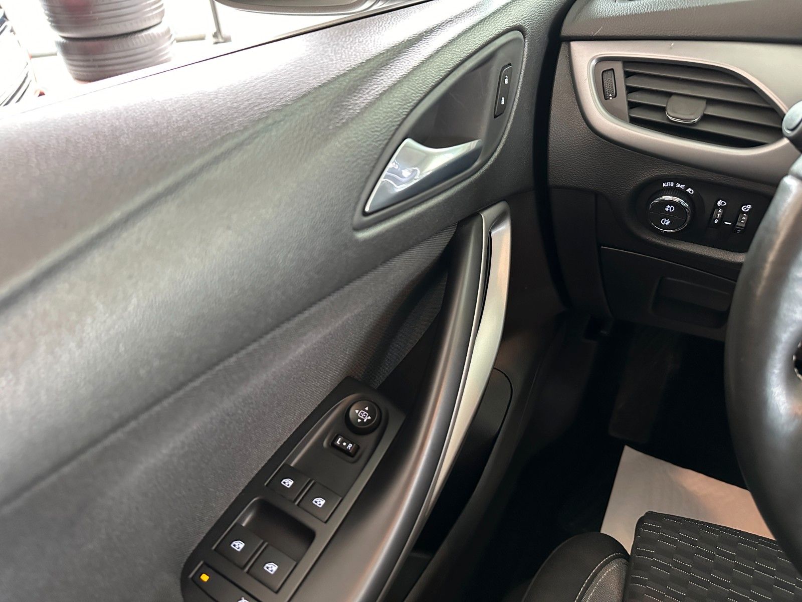 Opel Astra K 1.5 D Sports Tourer Business - Samsaru's Car Outlet