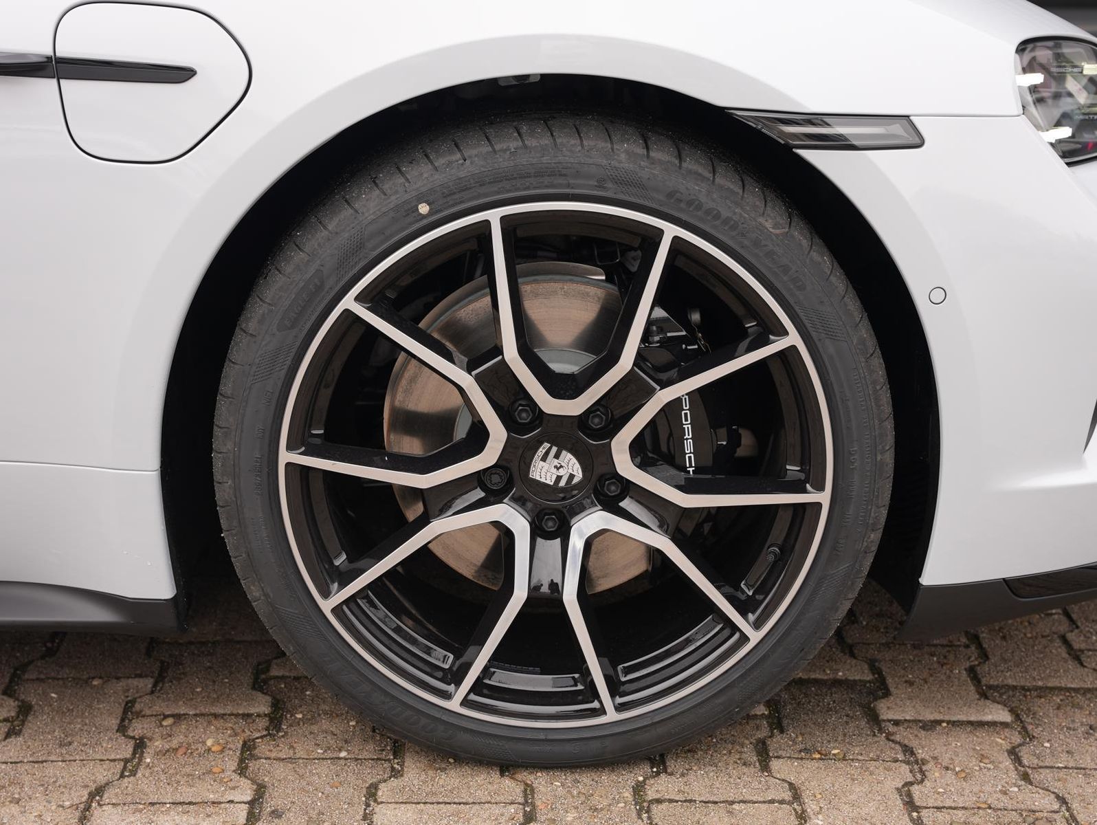 Porsche Taycan 4S Sport Turismo LED-Matrix InnoDrive Pan