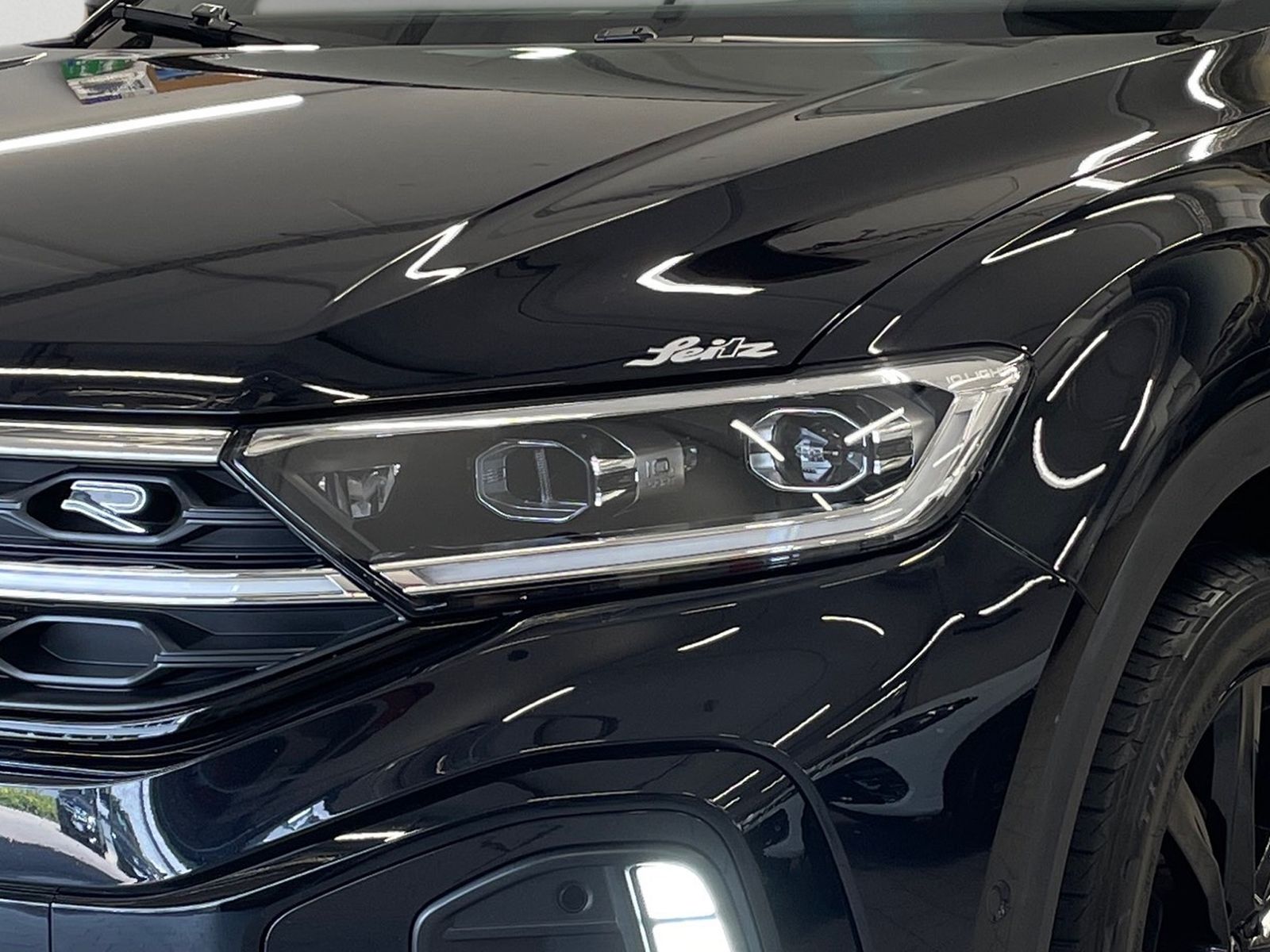 Volkswagen T-Roc R-Line - Samsaru's Car Outlet