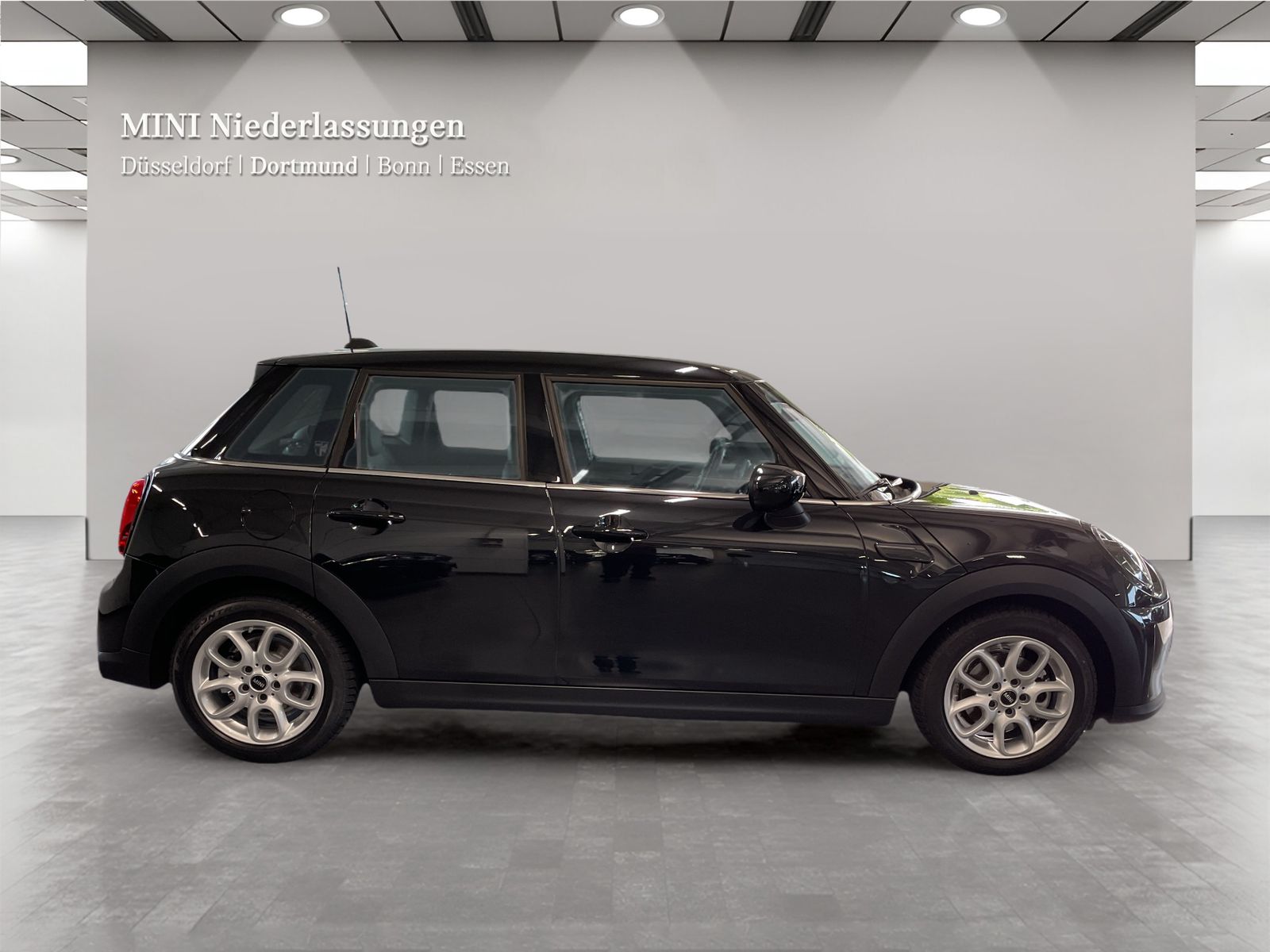 MINI Cooper - Samsaru's Car Outlet