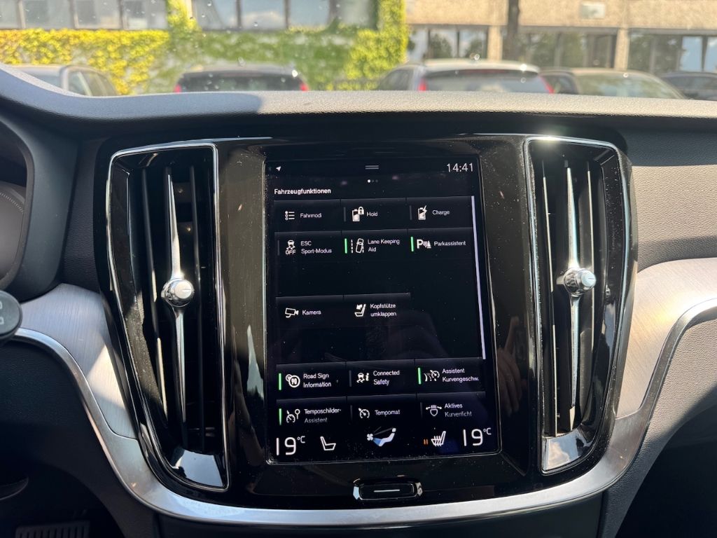 Volvo V60 Inscription Expression Recharge Plug-In Hybr