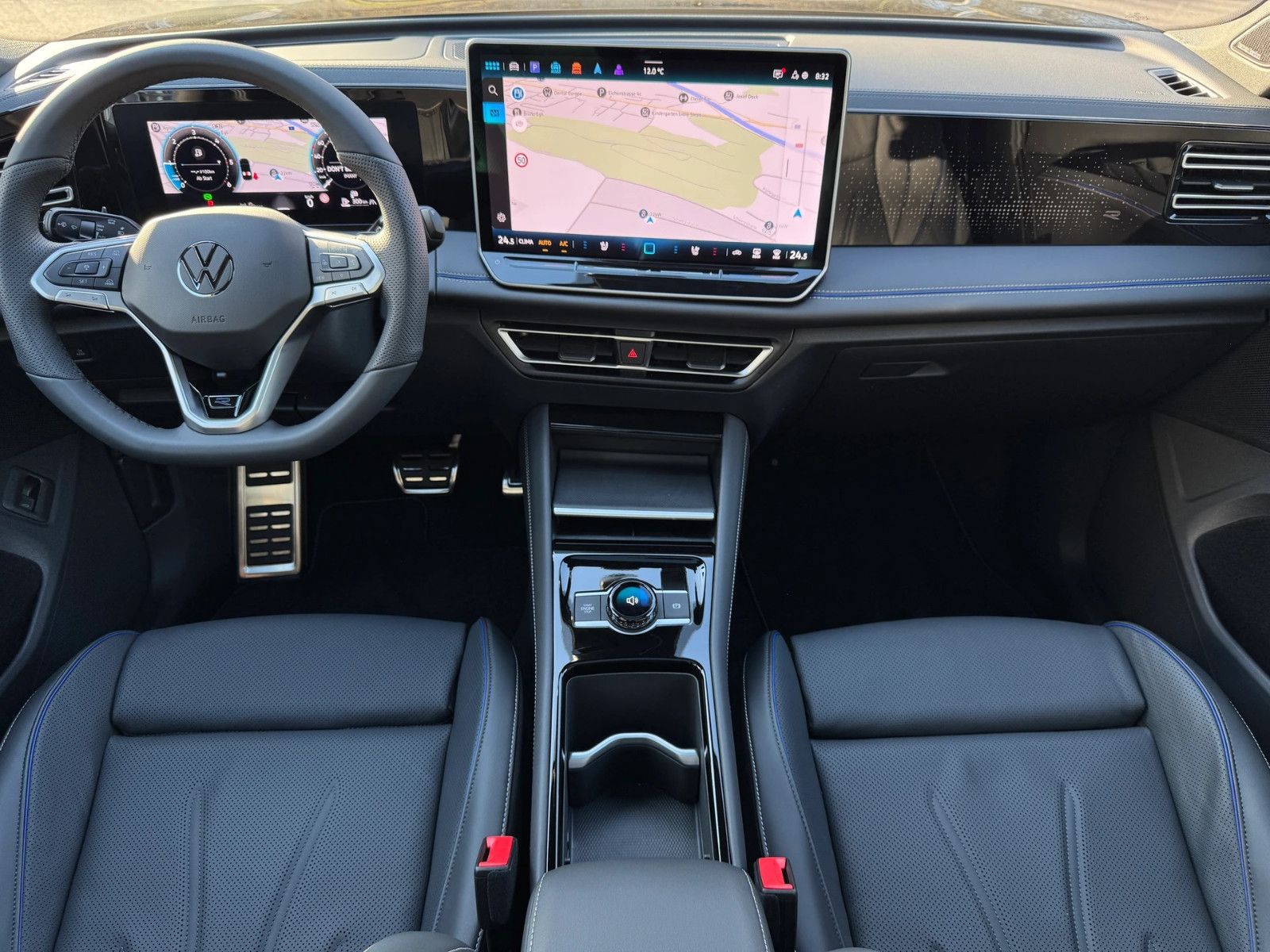 Volkswagen Tiguan TDI R-Line AHK 20Z Area Black Leder Pano