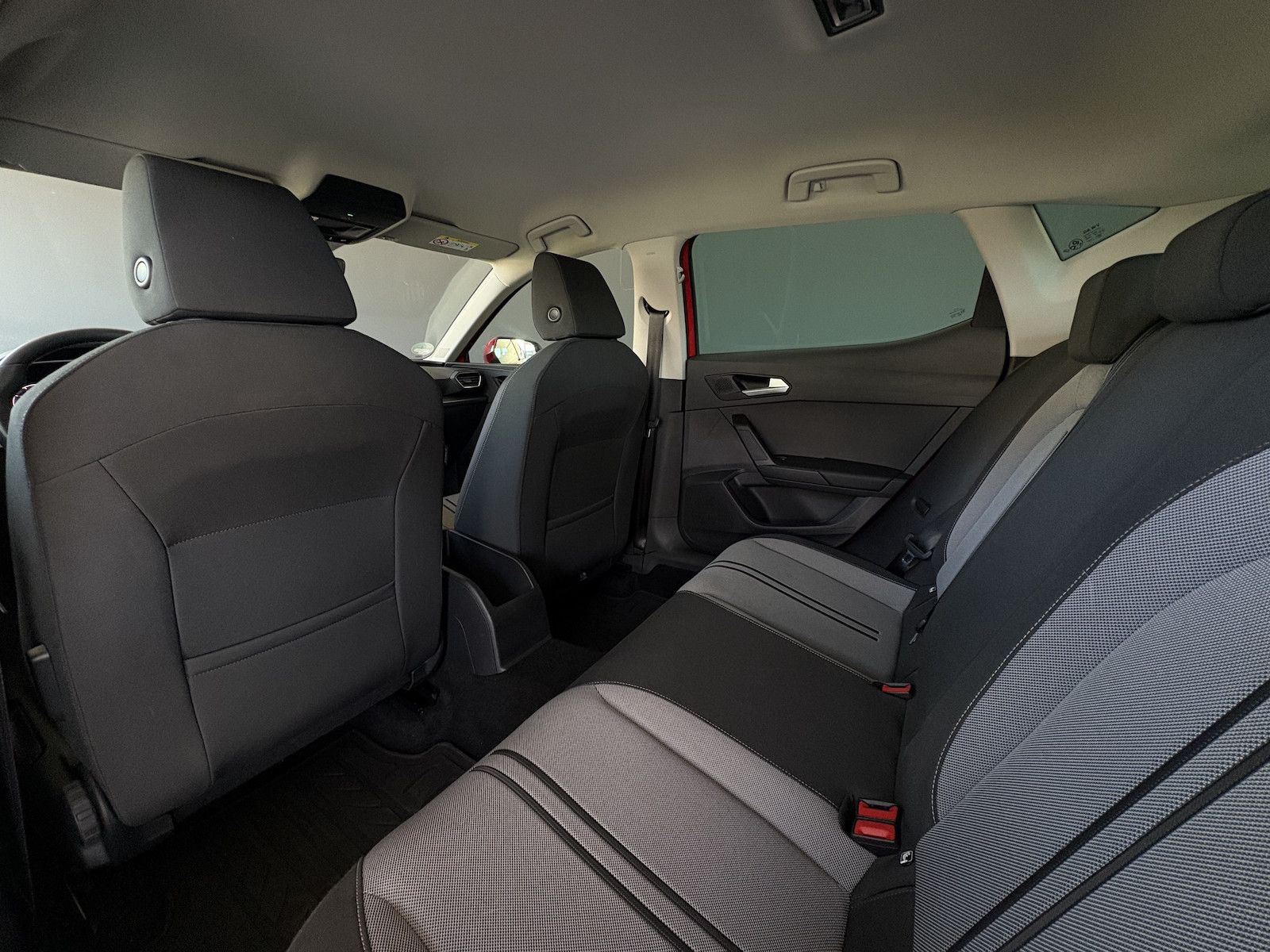 Seat Leon 1.0 eTSI Style - Samsaru's Car Outlet
