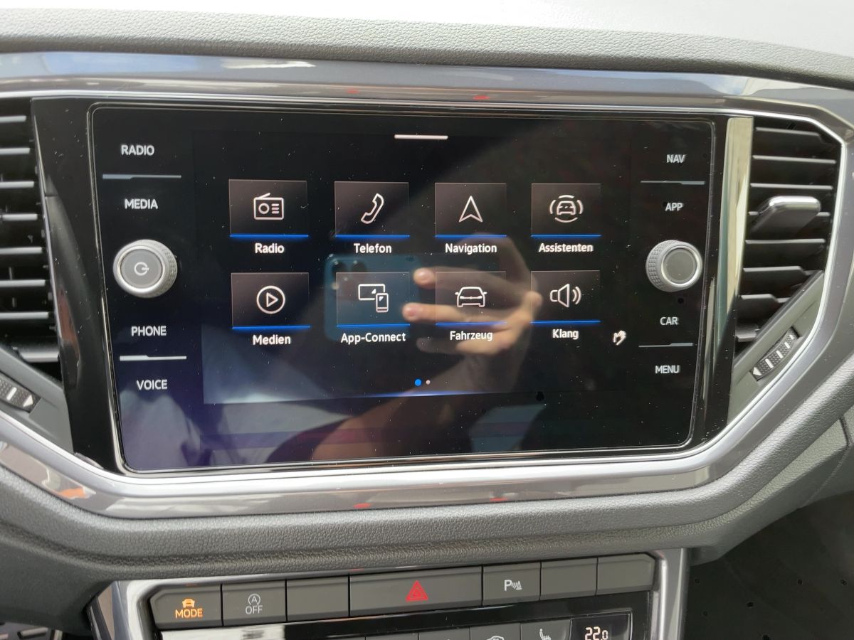 Volkswagen T-Roc 1.5 TSI Sport - Samsaru's Car Outlet
