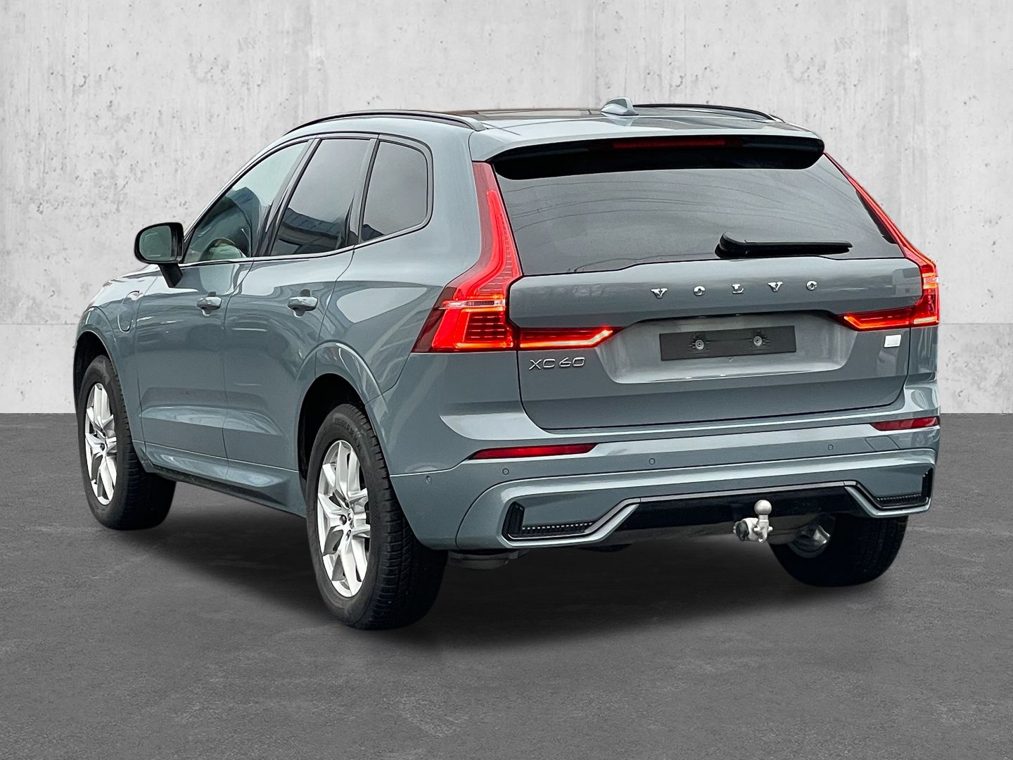Volvo XC60 Plus Dark Recharge Plug-In Hybrid AWD T8 Tw