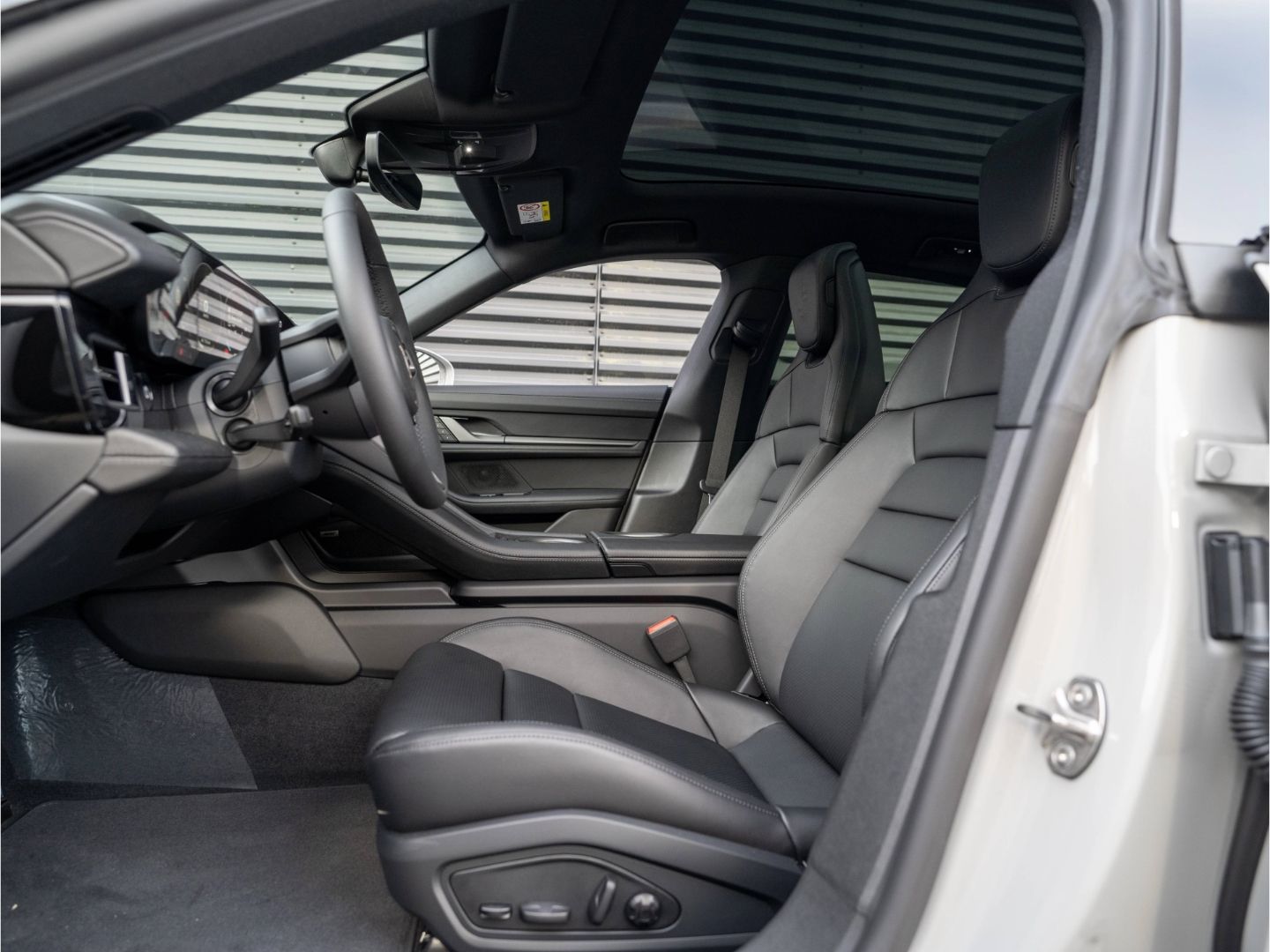 Porsche Taycan 4 Cross Turismo 21'', Offroad Design Pake