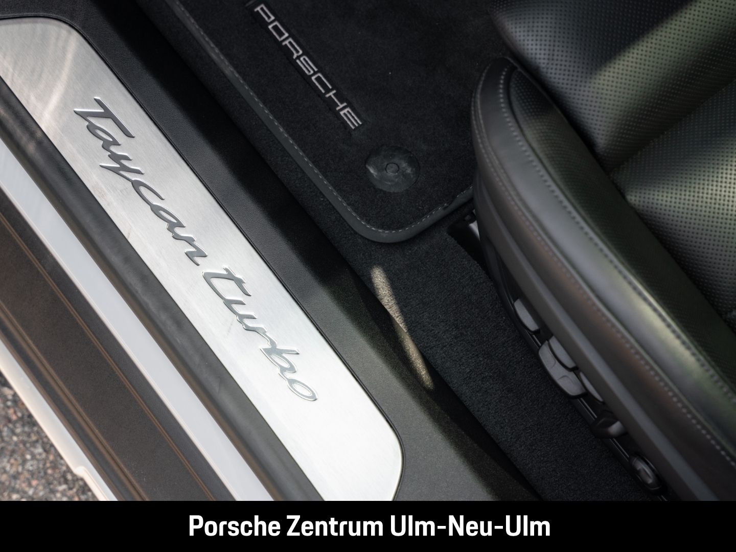 Porsche Taycan Turbo Cross Turismo BOSE Luftfederung LED