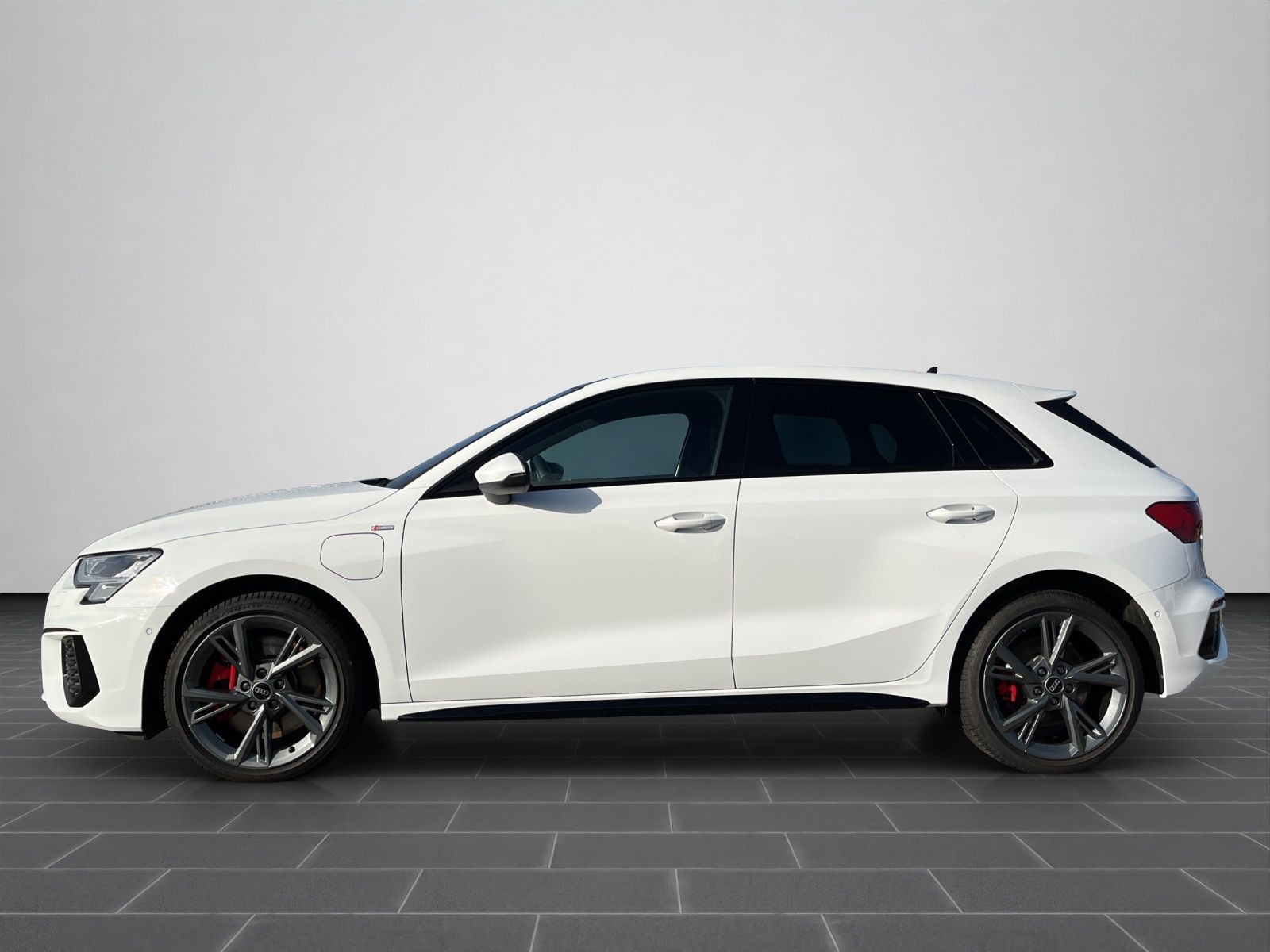 Audi A3 SportbackS line 45 TFSIe PANO SHZ KAM MMI 18"