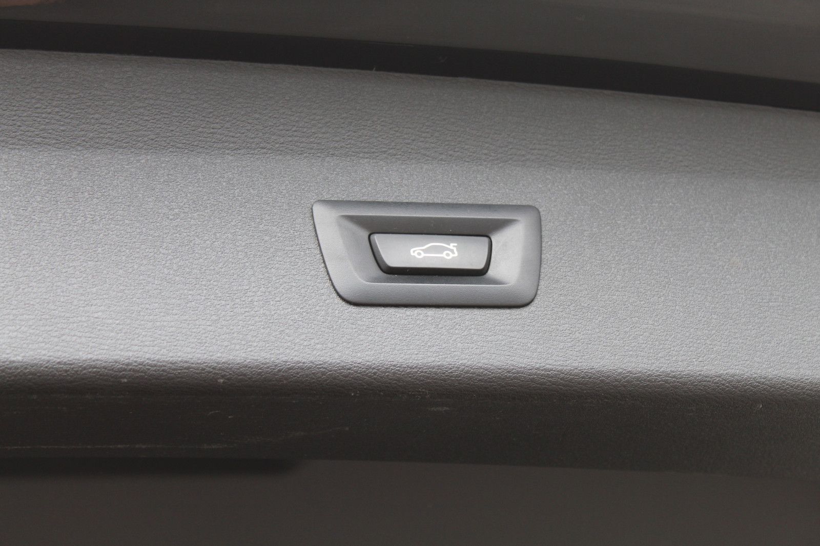 BMW X1 xDrive 20i Advantage - Samsaru's Car Outlet