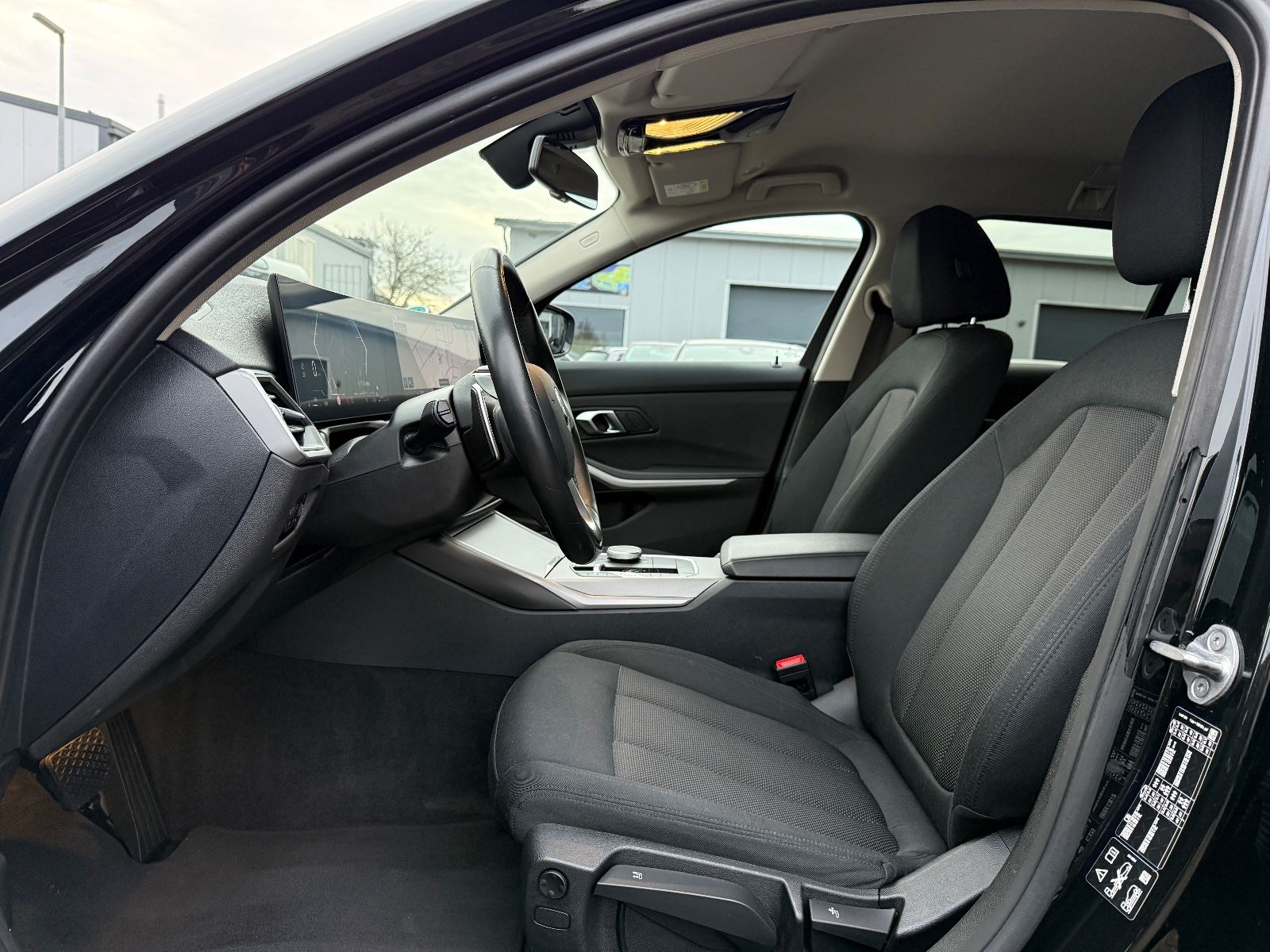 BMW 320 d xDrive - Samsaru's Car Outlet