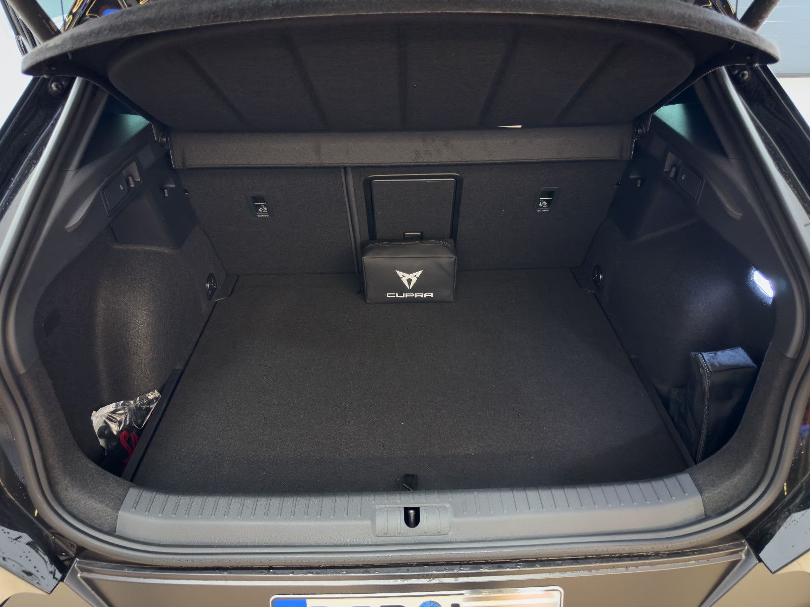 Cupra Formentor VZ5 - Samsaru's Car Outlet