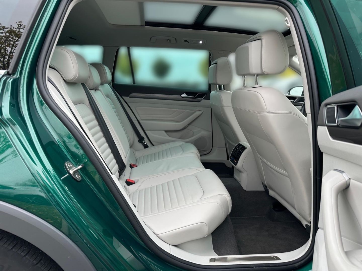 Volkswagen Passat Alltrack 2.0 TSI DSG 4Motion - Samsaru's Car Outlet