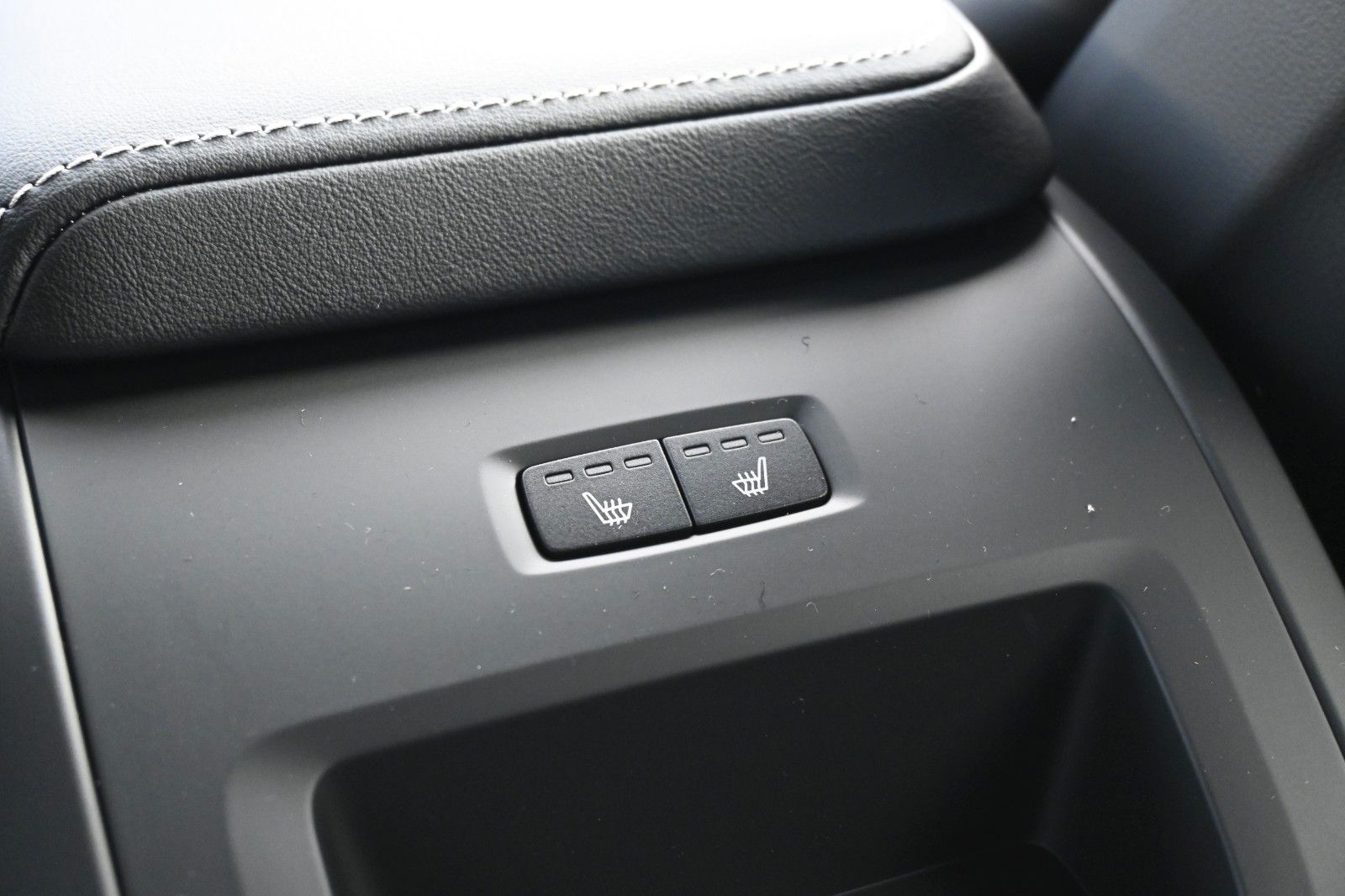 Volvo XC60 B5 AWD Plus Dark*H&K*FSHZG*360°*ACC*AHK