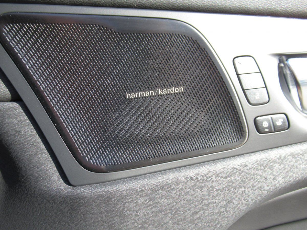 Volvo XC60 B5 AWD Benzin Plus Dark Automatik