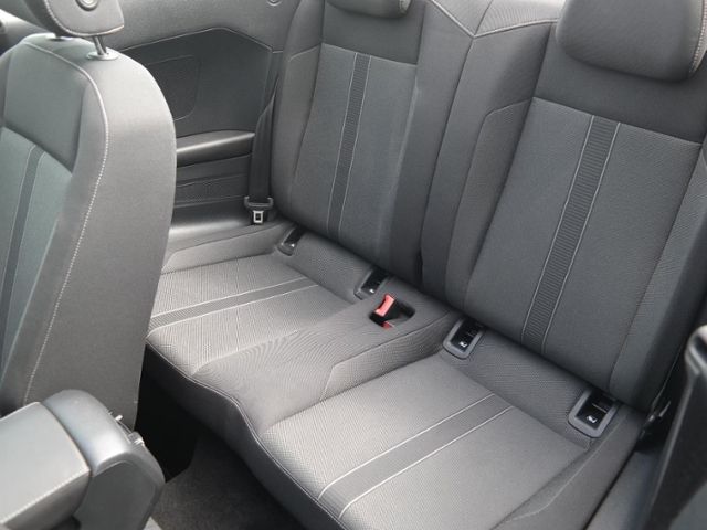 Volkswagen T-Roc 1.0 TSI Style - Samsaru's Car Outlet