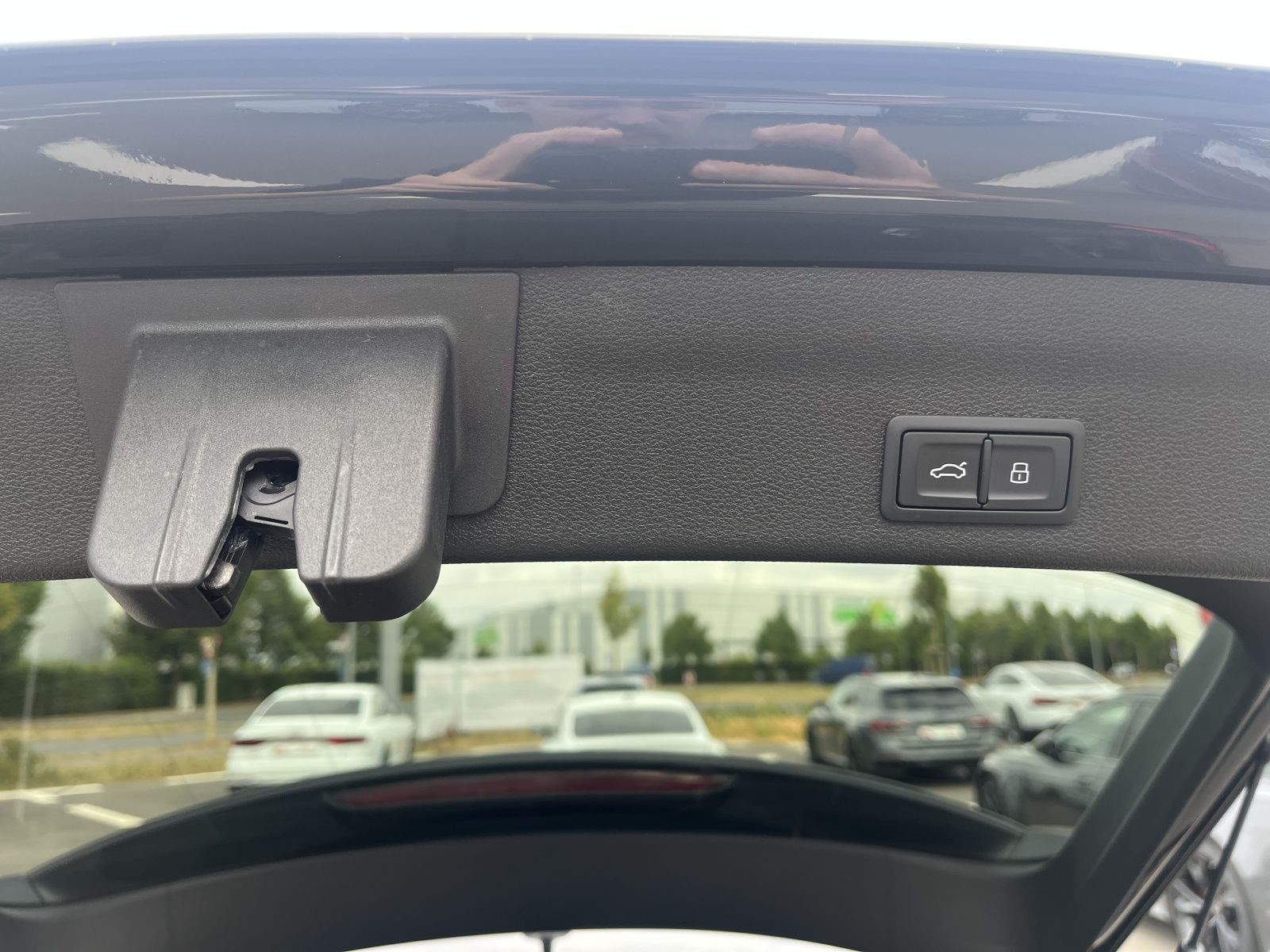 Audi A6 Avant 55 TFSI e S line - Samsaru's Car Outlet