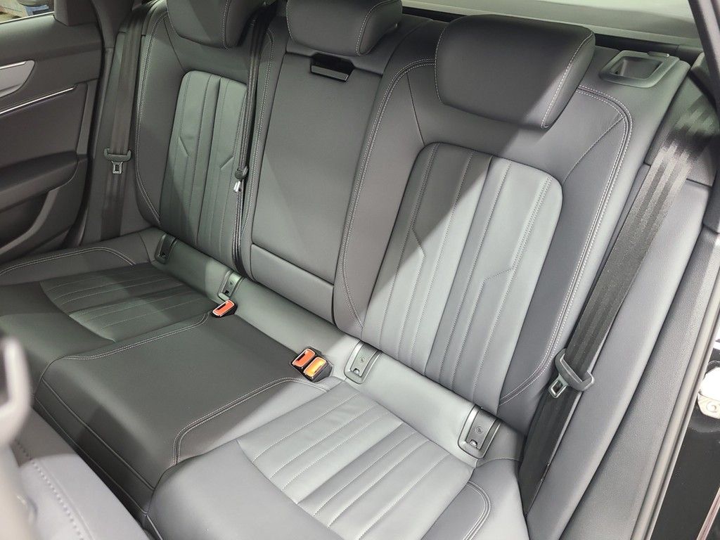 Audi A6 Avant 40 TDI quattro advanced - Samsaru's Car Outlet