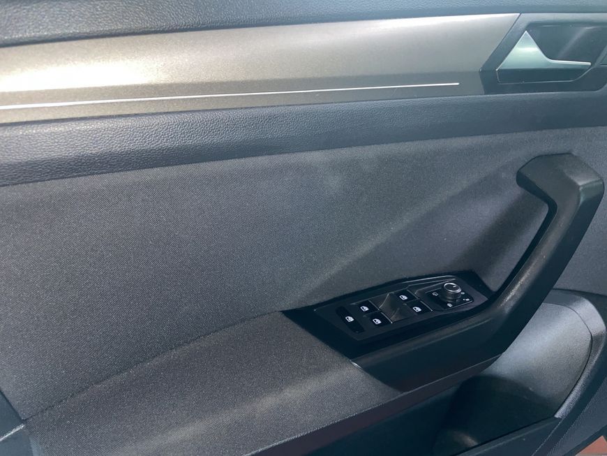 Volkswagen T-Roc 1.5 TSI Style - Samsaru's Car Outlet