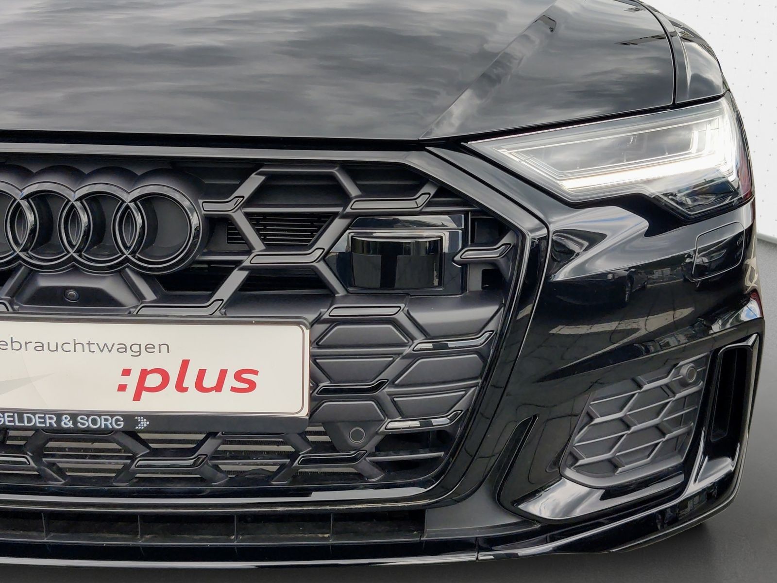 Audi A6 Avant 55 TFSIe qu. S line - Samsaru's Car Outlet