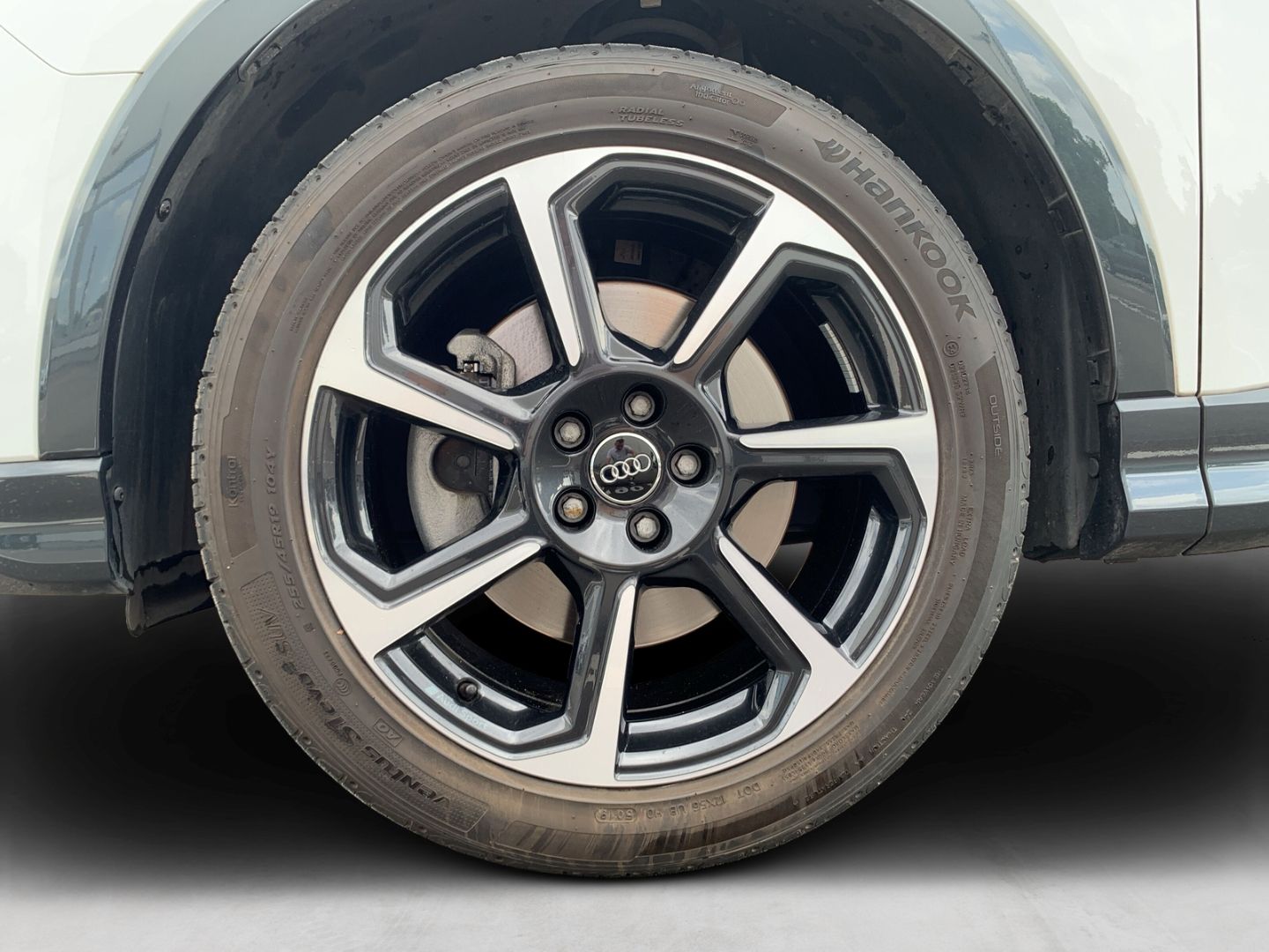 Audi Q3 45 TFSI quattro advanced - Samsaru's Car Outlet