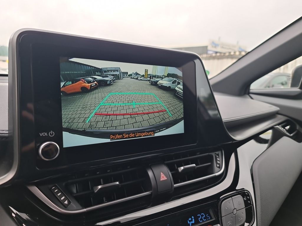 Toyota C-HR Hybrid - Samsaru's Car Outlet