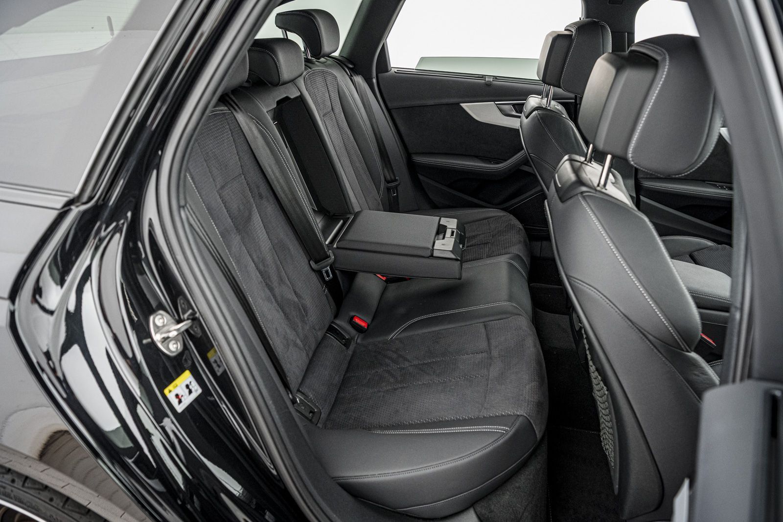 Audi A4 Avant S line 45 TFSI quattro S tronic - Samsaru's Car Outlet