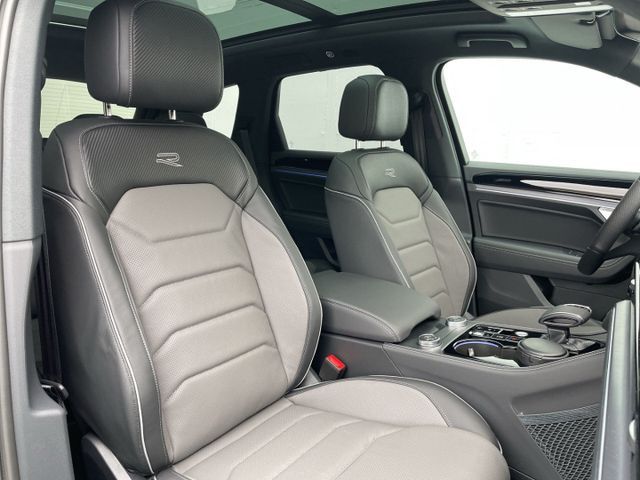 Volkswagen Touareg 3.0 TDI R-Line Final AHK 21Z Pano Stand